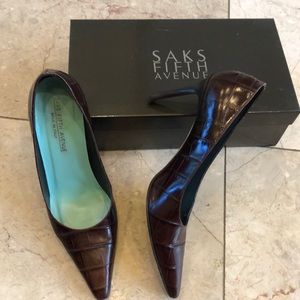 100% real Italian leather brown pumps from Saks 🥰